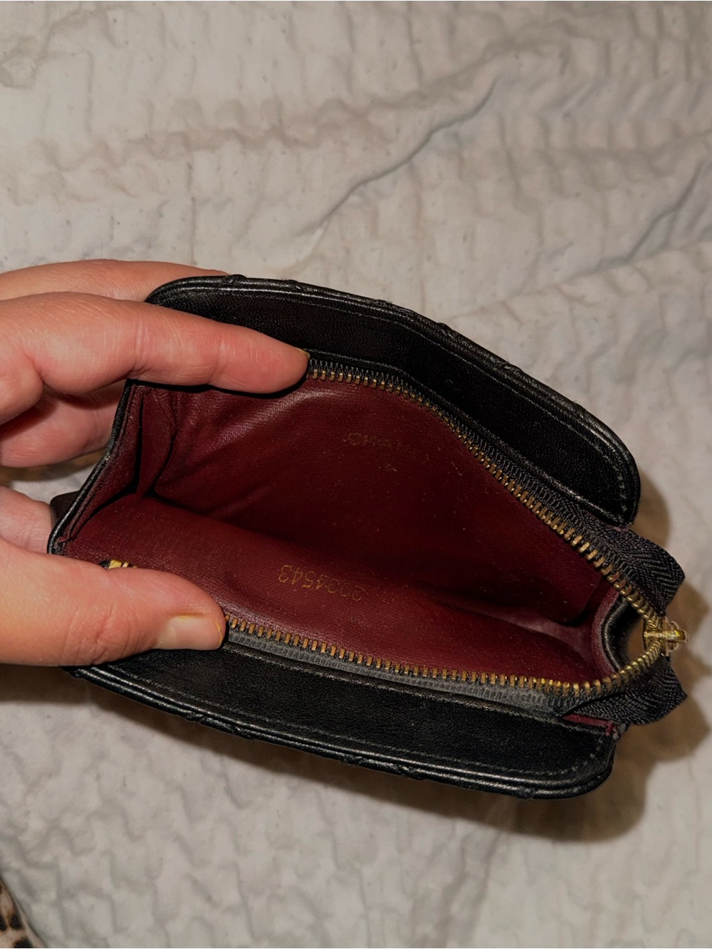 Classic Quilted Leather wallet Pouch in Black with Gold Logo - Picture 5 of 6